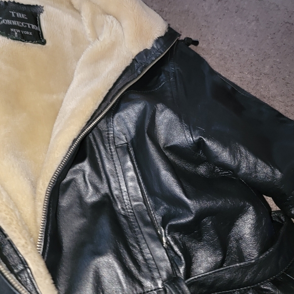 The Connection NY Women's Black Leather Jacket Faux Fur Lining Belt Hood Zip - Picture 4 of 12